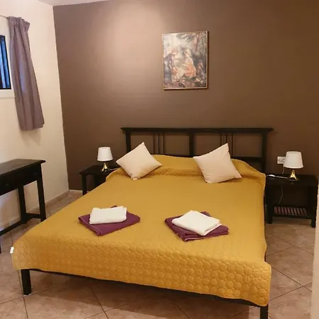 On Avenida De Amsterdam 3 Apartment Los Cristianos (Tenerife)